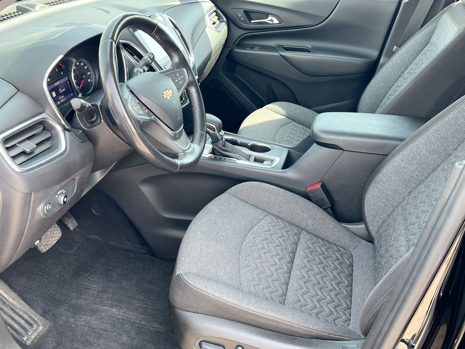 Thumbnail: 2022 Chevrolet Equinox - 10