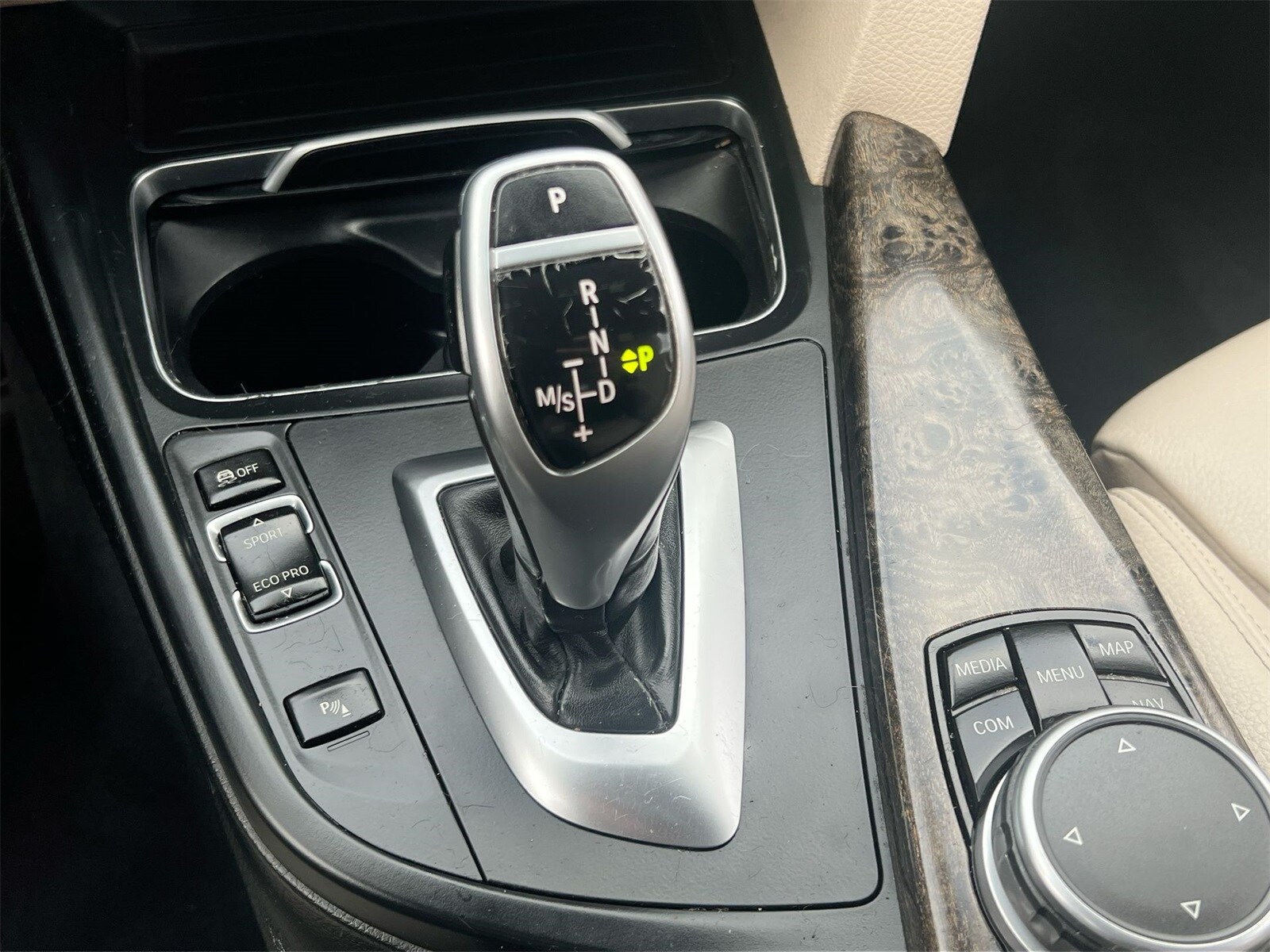 Thumbnail: 2017 BMW 3 Series - 34