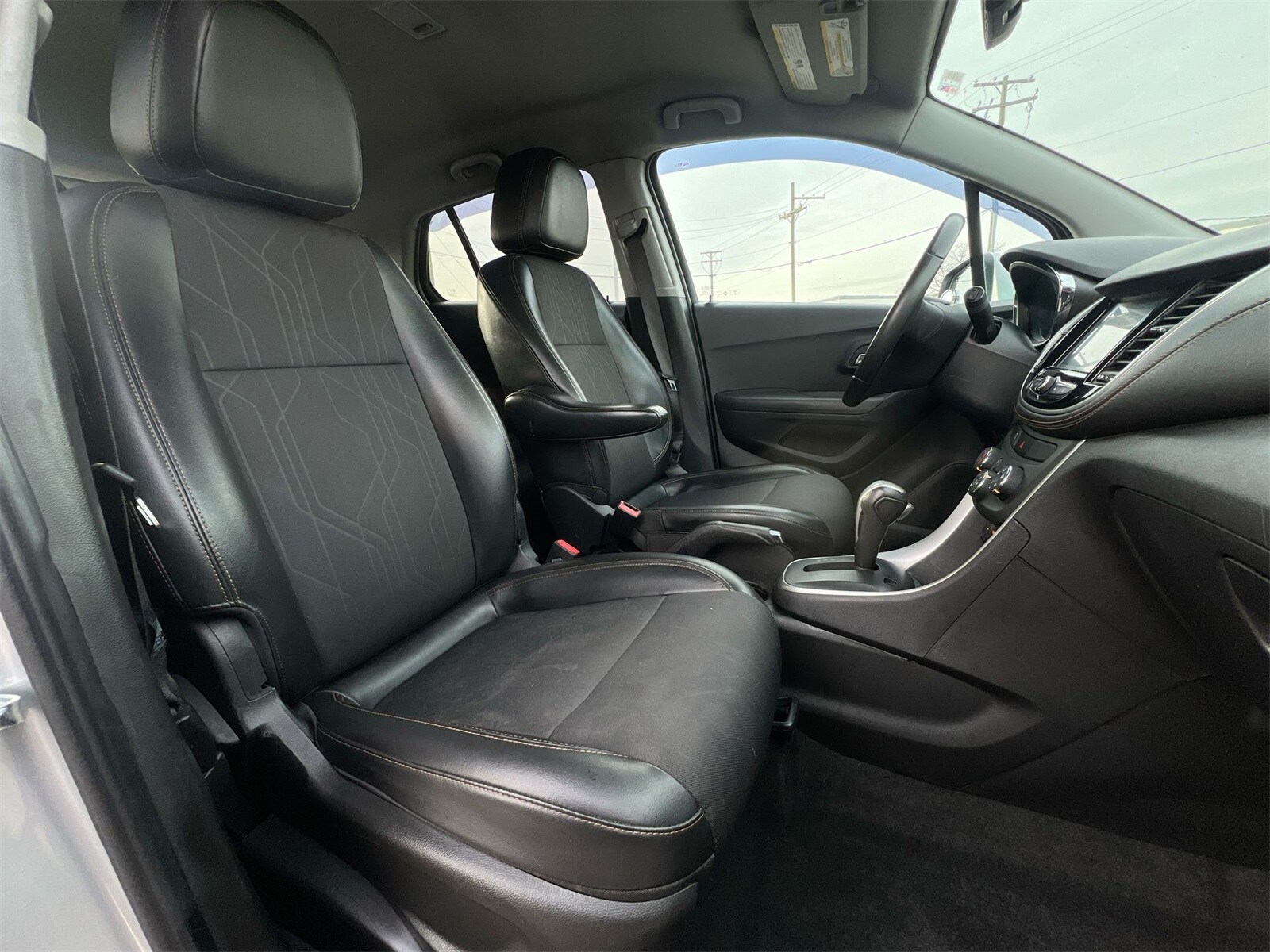 Thumbnail: 2017 Chevrolet Trax - 22