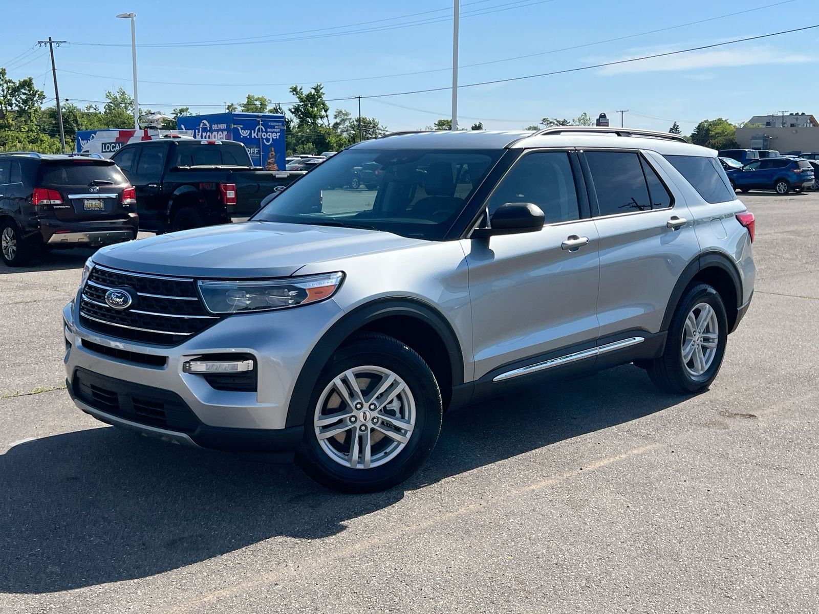 2024 Ford Explorer XLT 4WD's photo