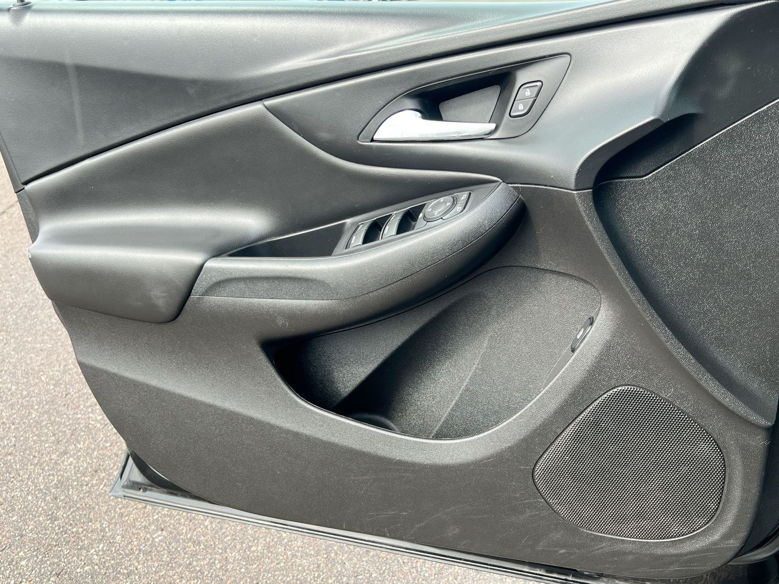 Thumbnail: 2019 Chevrolet Volt - 30