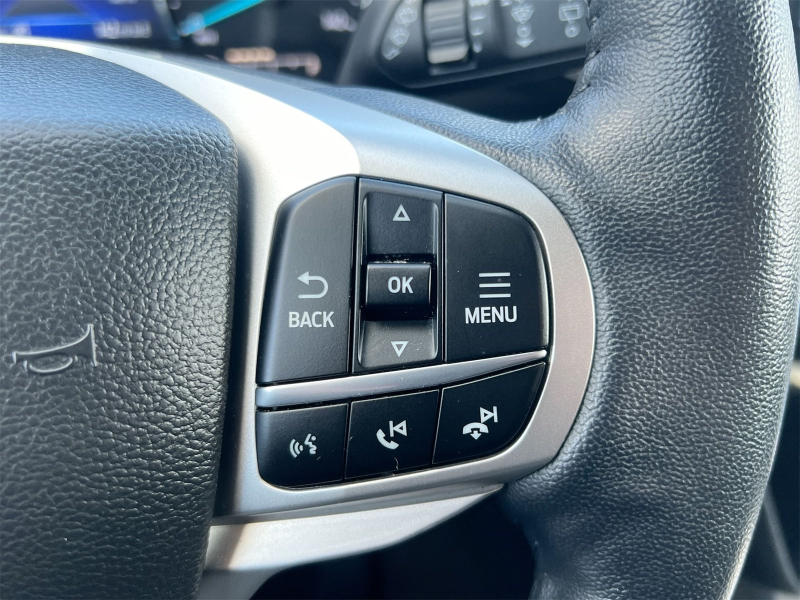 Thumbnail: 2023 Ford Explorer - 25