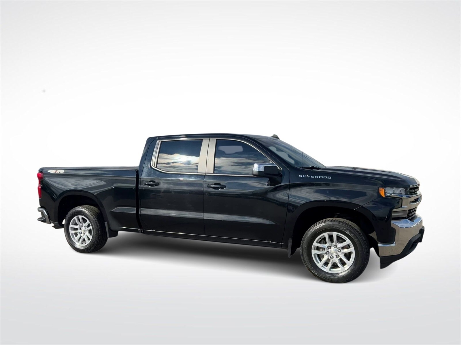 2019 Chevrolet Silverado 1500 LT photo 2