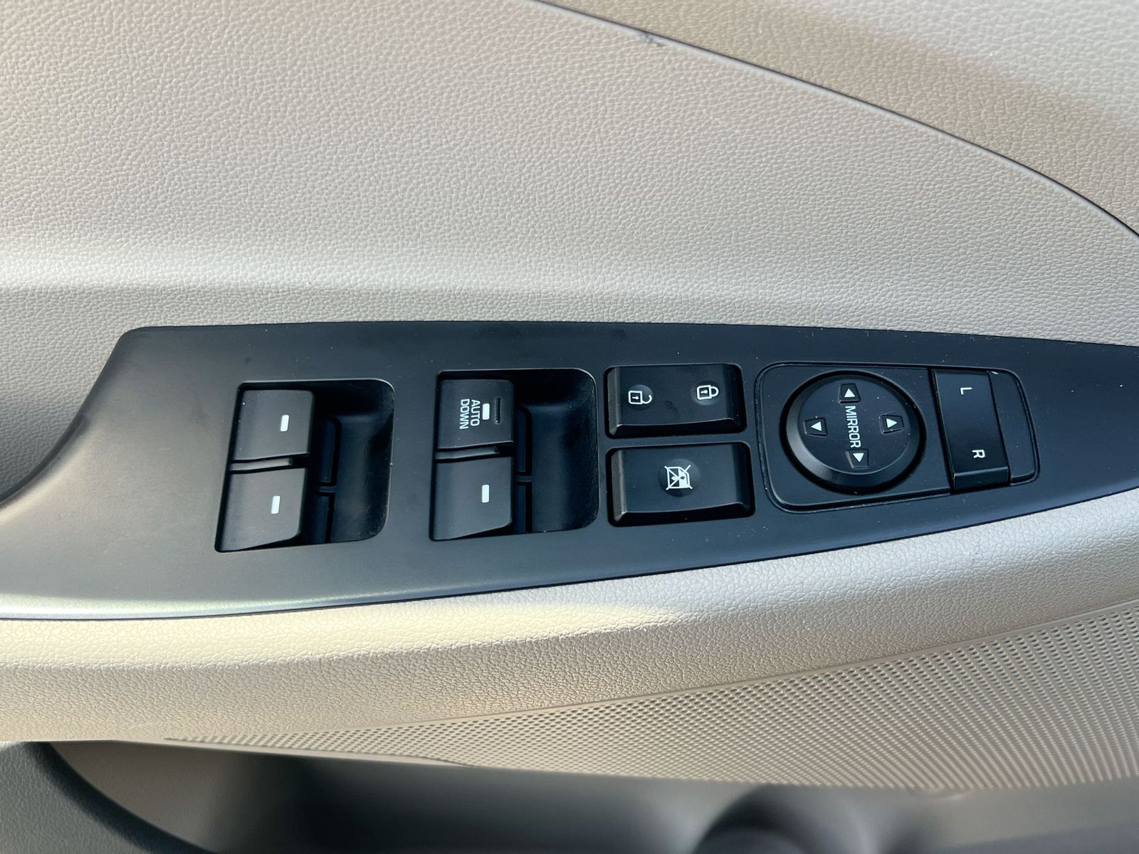 Thumbnail: 2017 Hyundai Tucson - 17