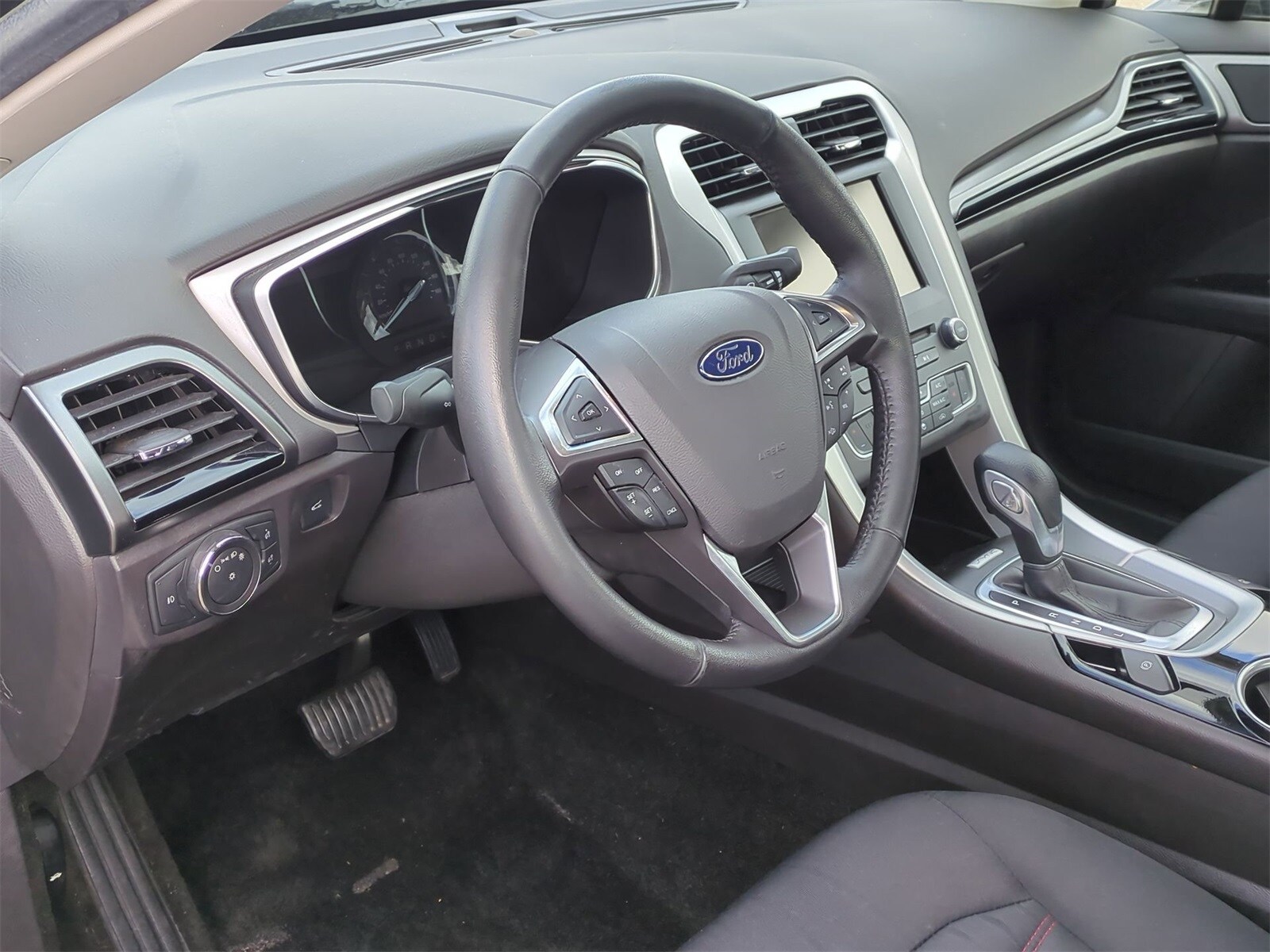 Thumbnail: 2016 Ford Fusion - 10