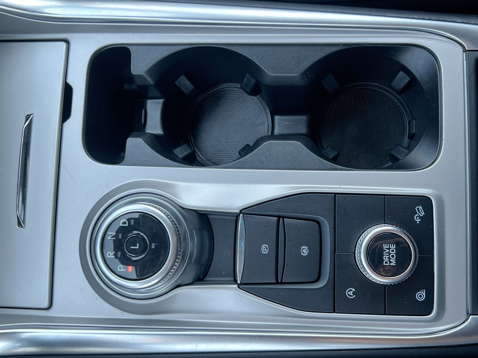 Thumbnail: 2024 Ford Explorer - 32
