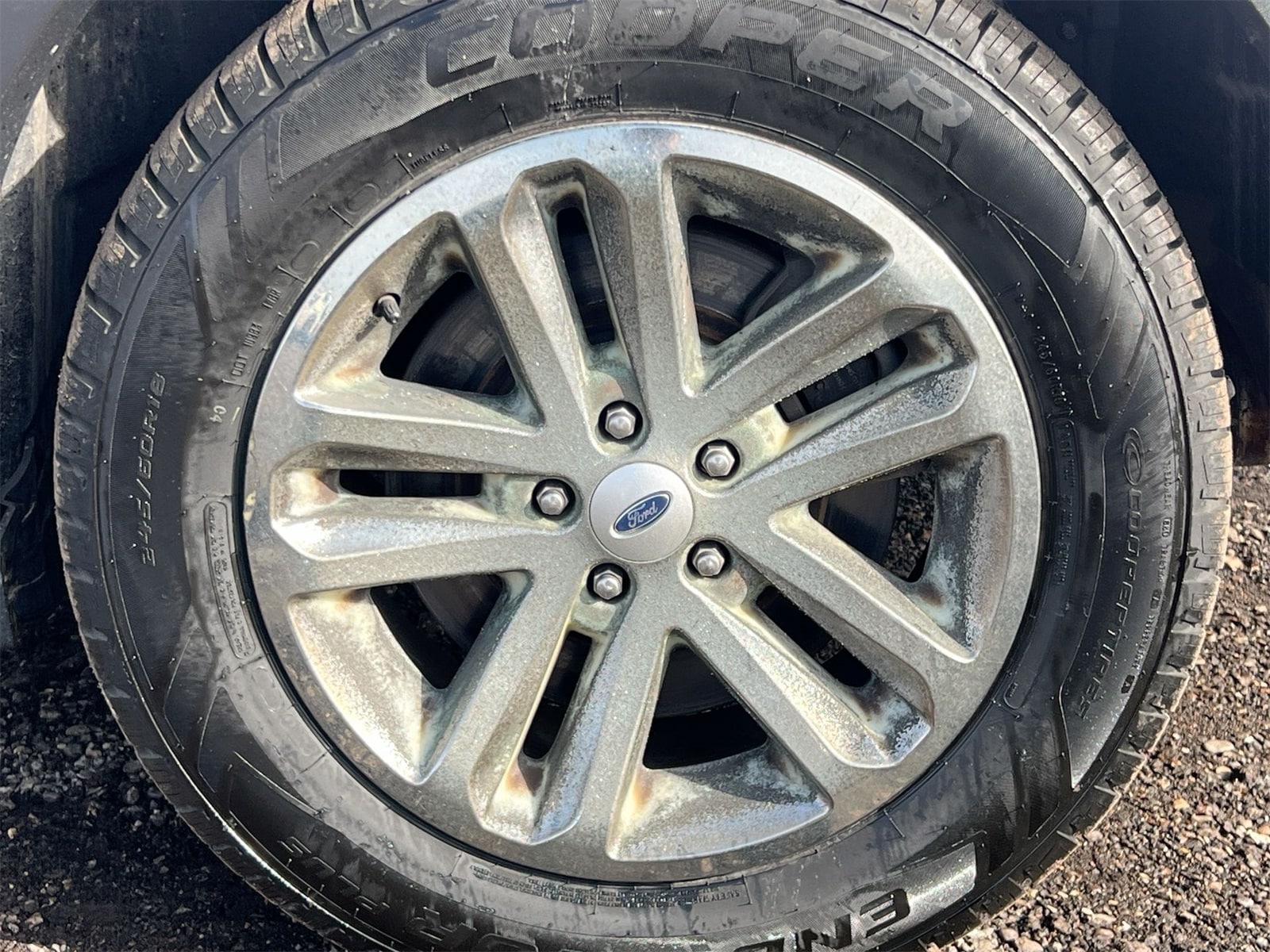 Thumbnail: 2015 Ford Explorer - 14