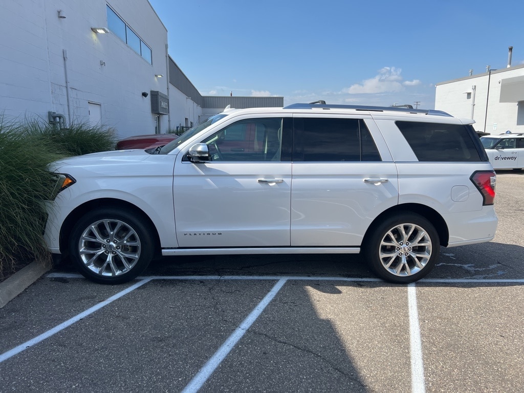 Used 2019 Ford Expedition Platinum with VIN 1FMJU1MT5KEA75961 for sale in Troy, MI