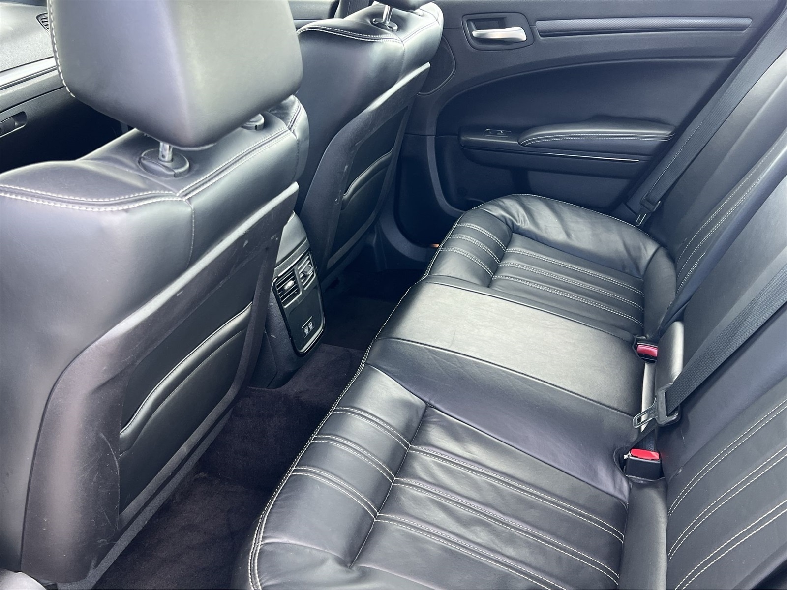 Thumbnail: 2016 Chrysler 300 - 19