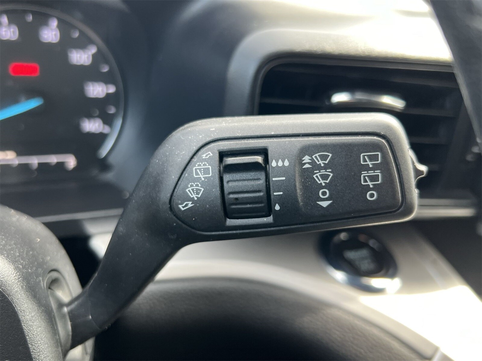 Thumbnail: 2022 Ford Explorer - 26