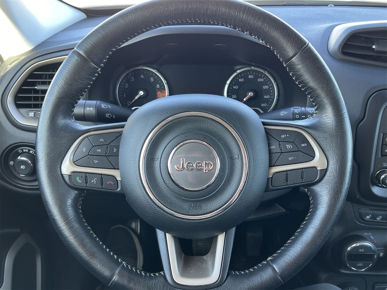 Thumbnail: 2015 Jeep Renegade - 22