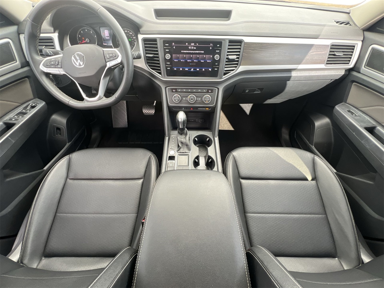 Thumbnail: 2021 Volkswagen Atlas - 16