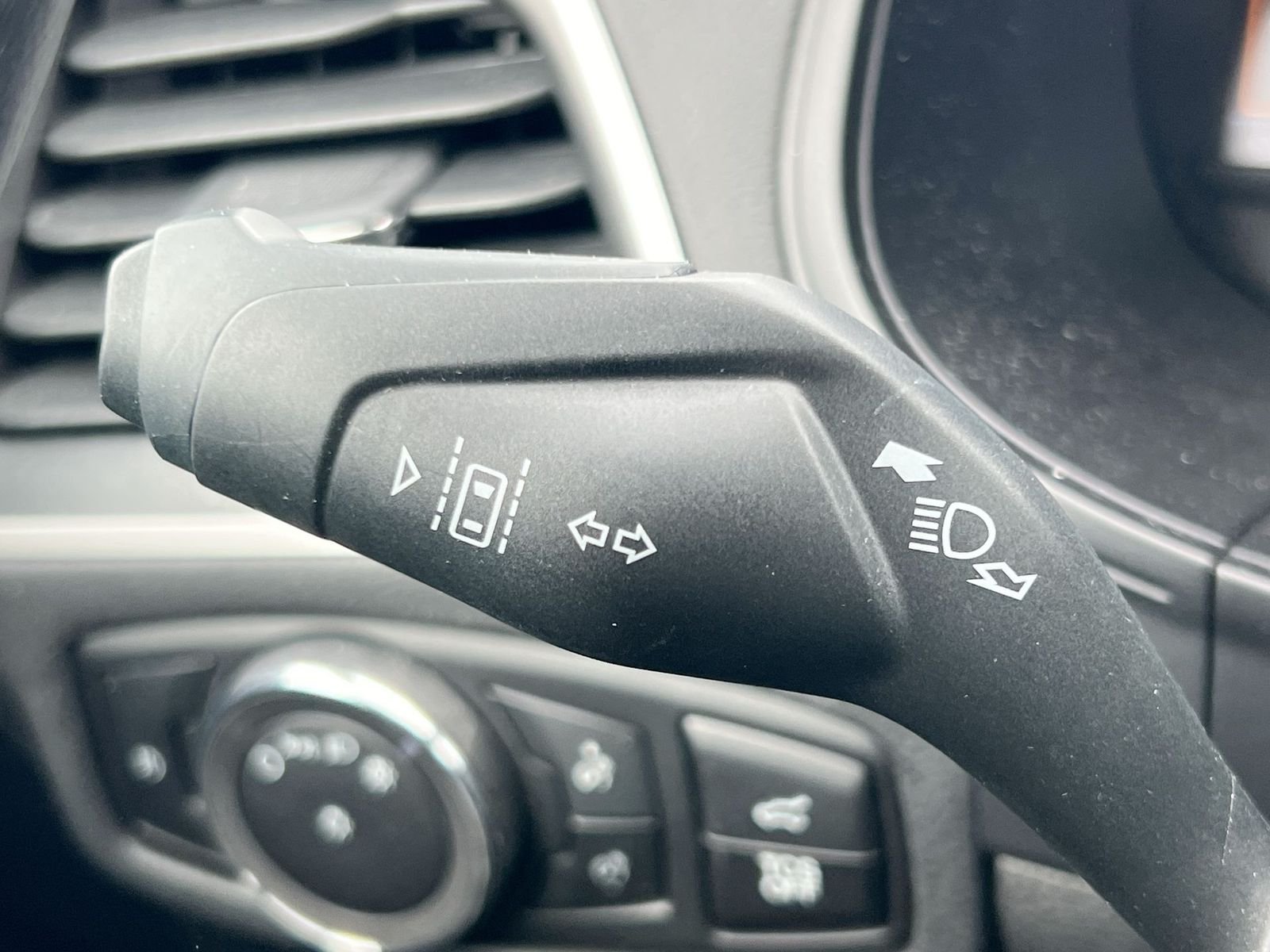 Thumbnail: 2023 Ford Edge - 26