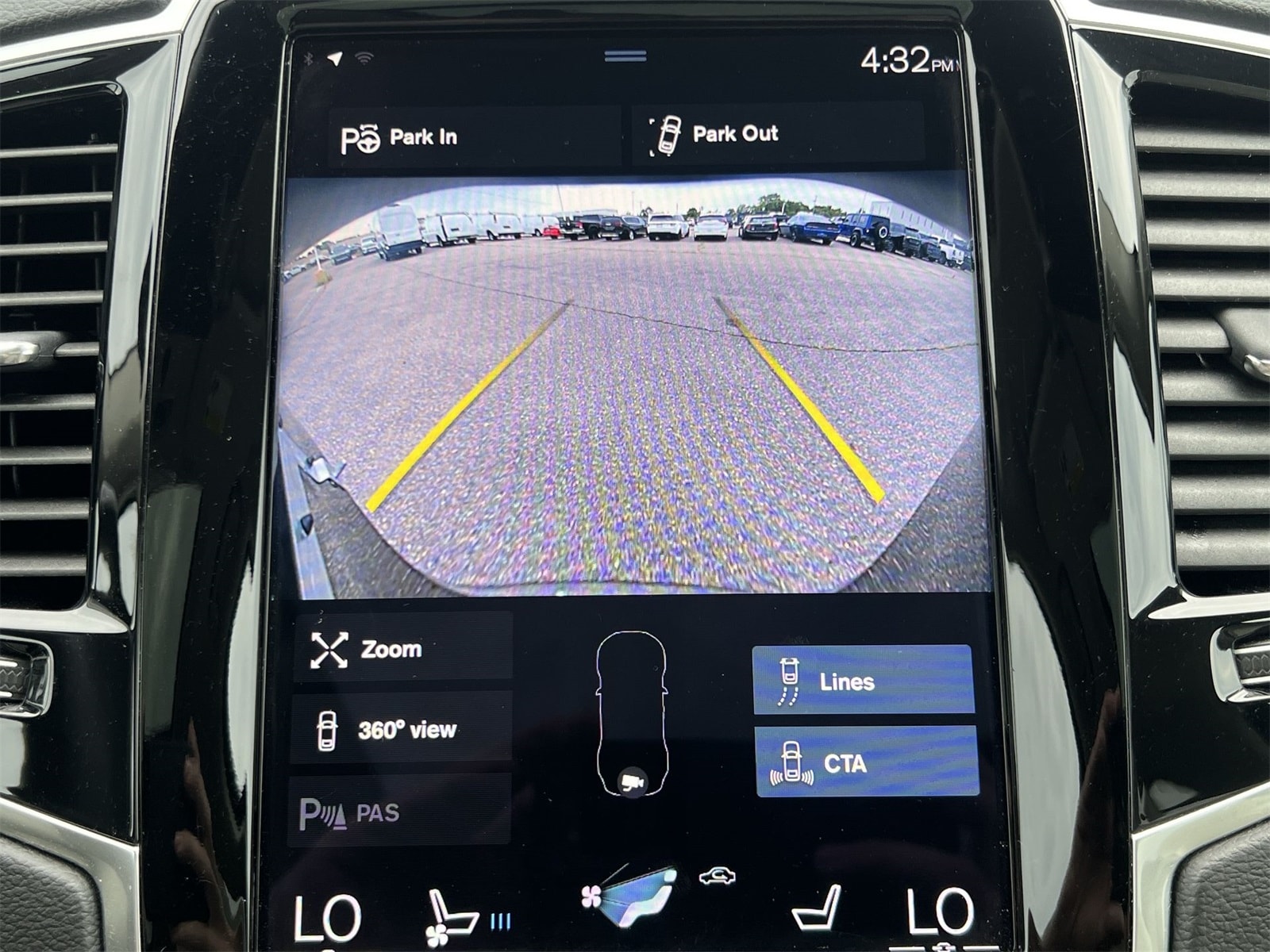 Thumbnail: 2022 Volvo XC90 - 29