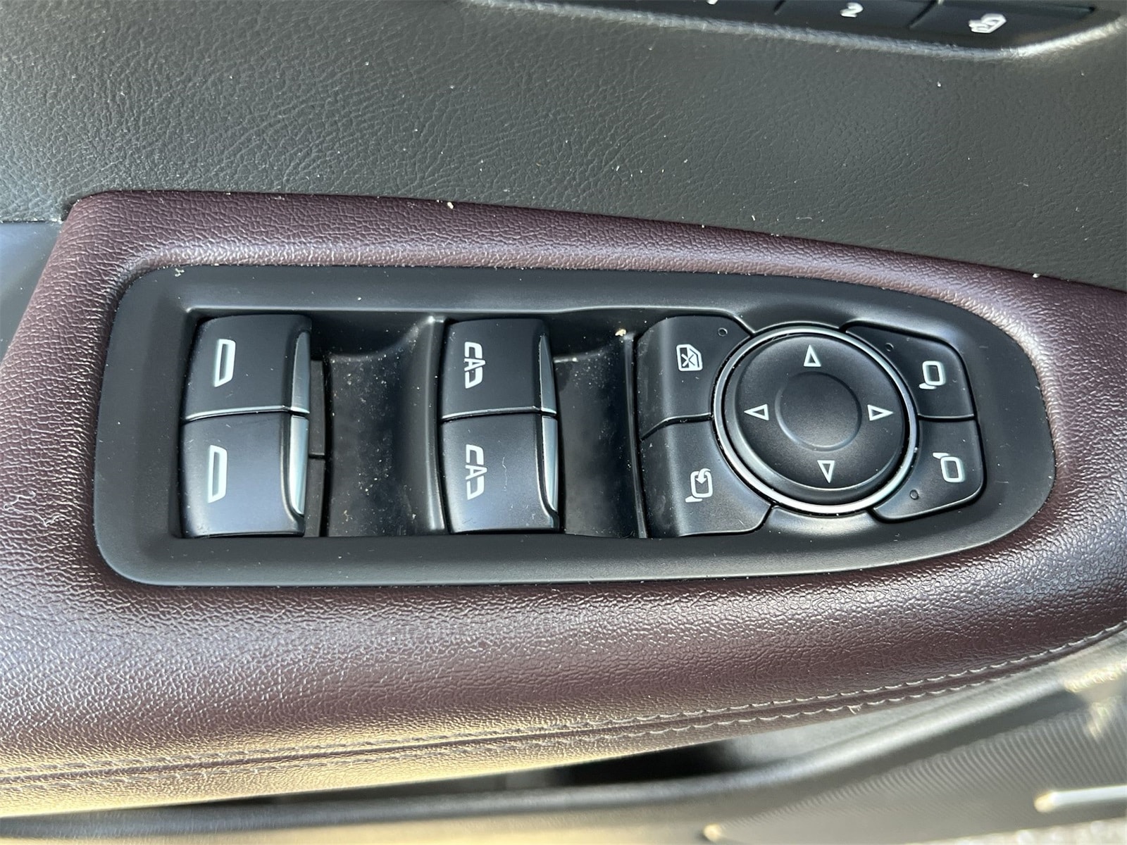 Thumbnail: 2022 Cadillac XT6 - 18