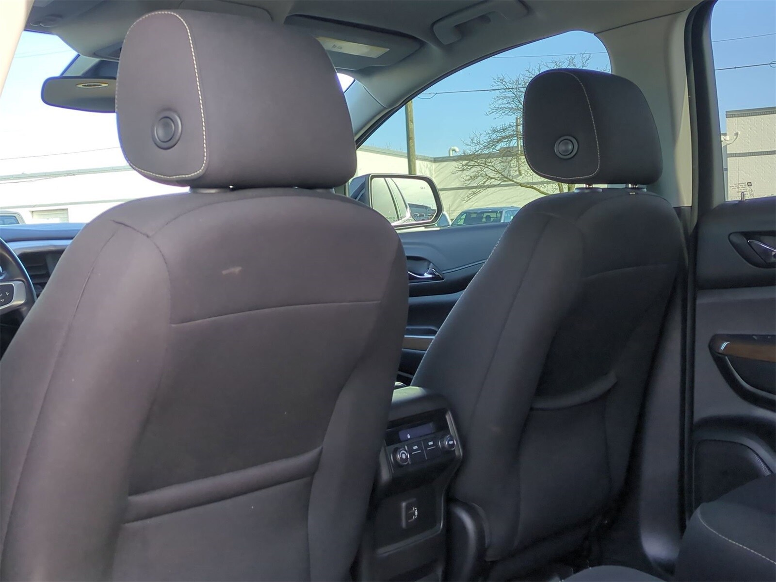 Thumbnail: 2019 GMC Acadia - 19