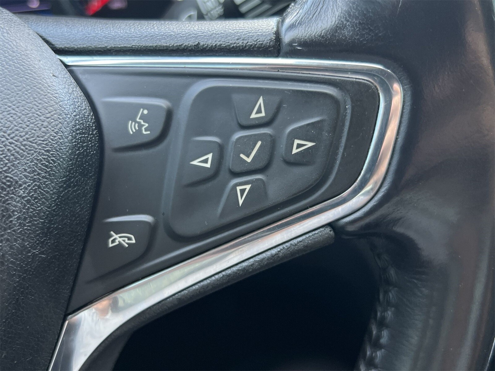 Thumbnail: 2019 Chevrolet Equinox - 24