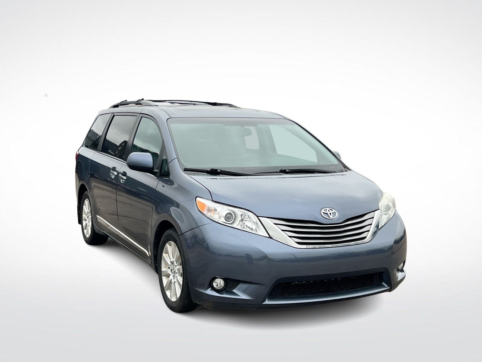 Thumbnail: 2015 Toyota Sienna - 2