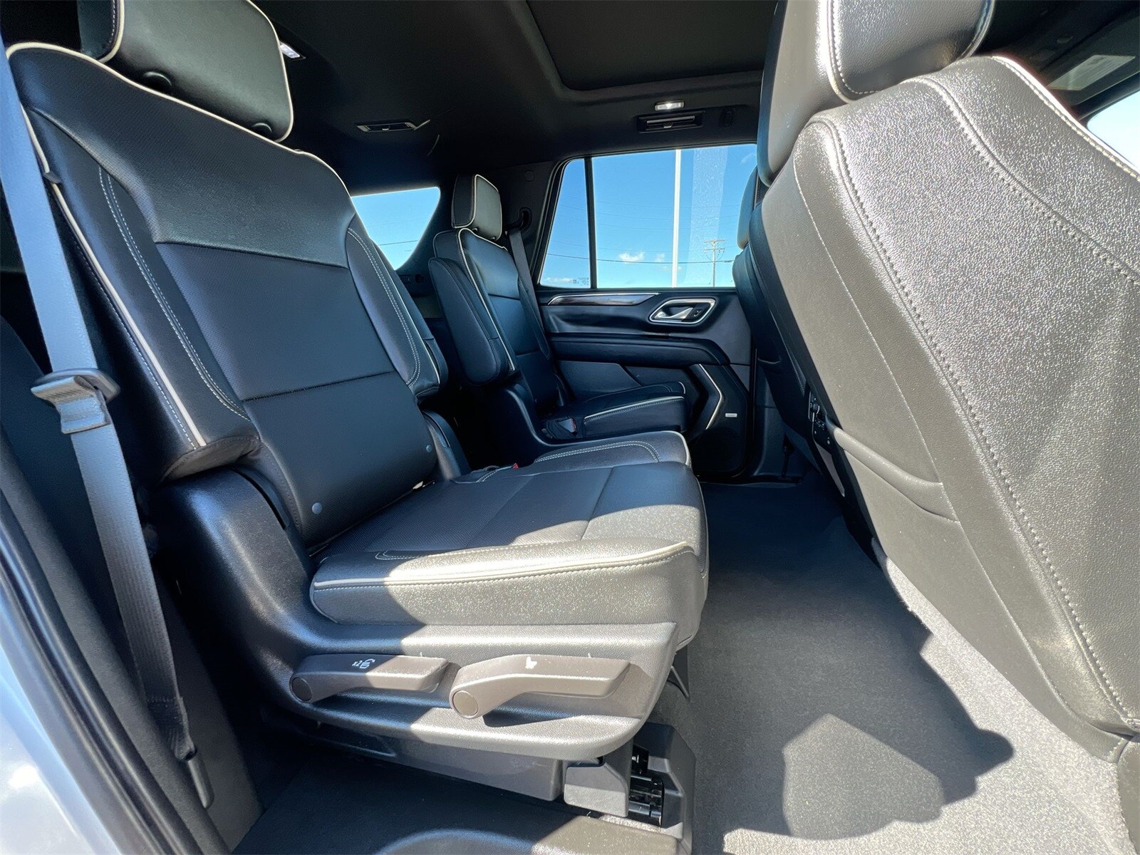 Thumbnail: 2023 Chevrolet Tahoe - 21