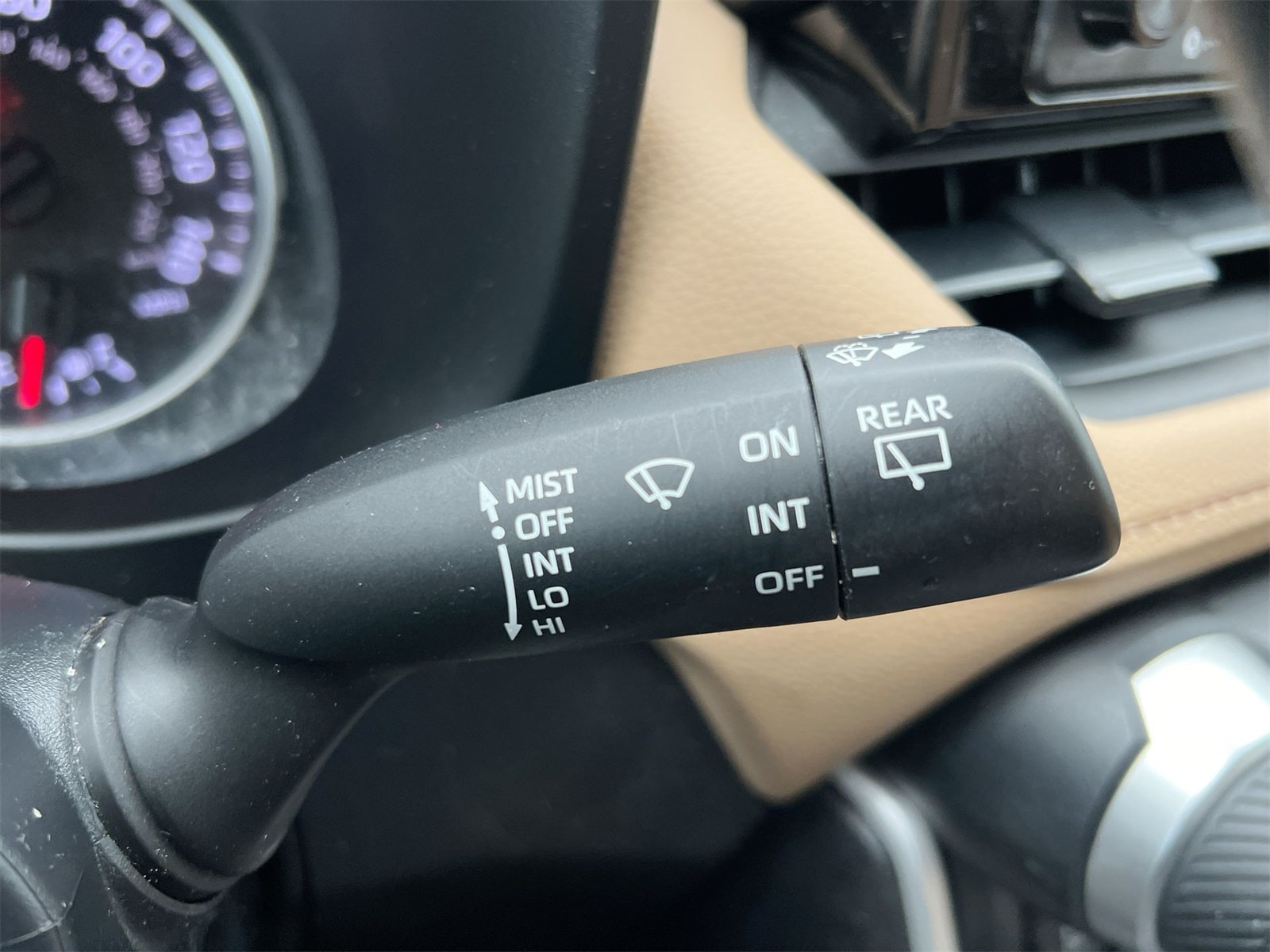 Thumbnail: 2022 Toyota RAV4 - 26