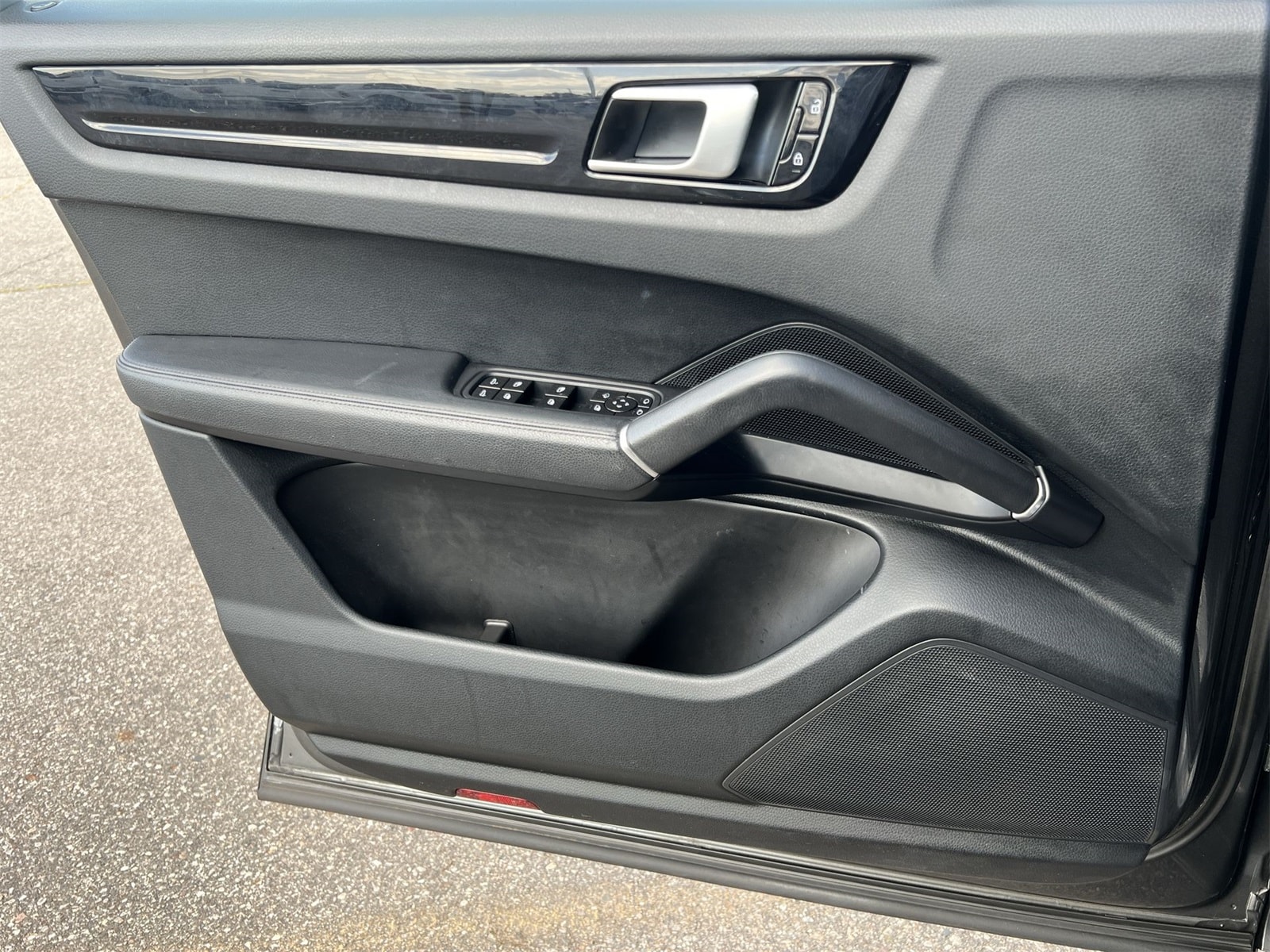 Thumbnail: 2019 Porsche Cayenne - 31