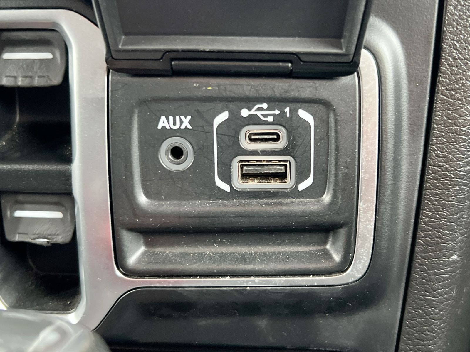 Thumbnail: 2020 Jeep Wrangler - 31