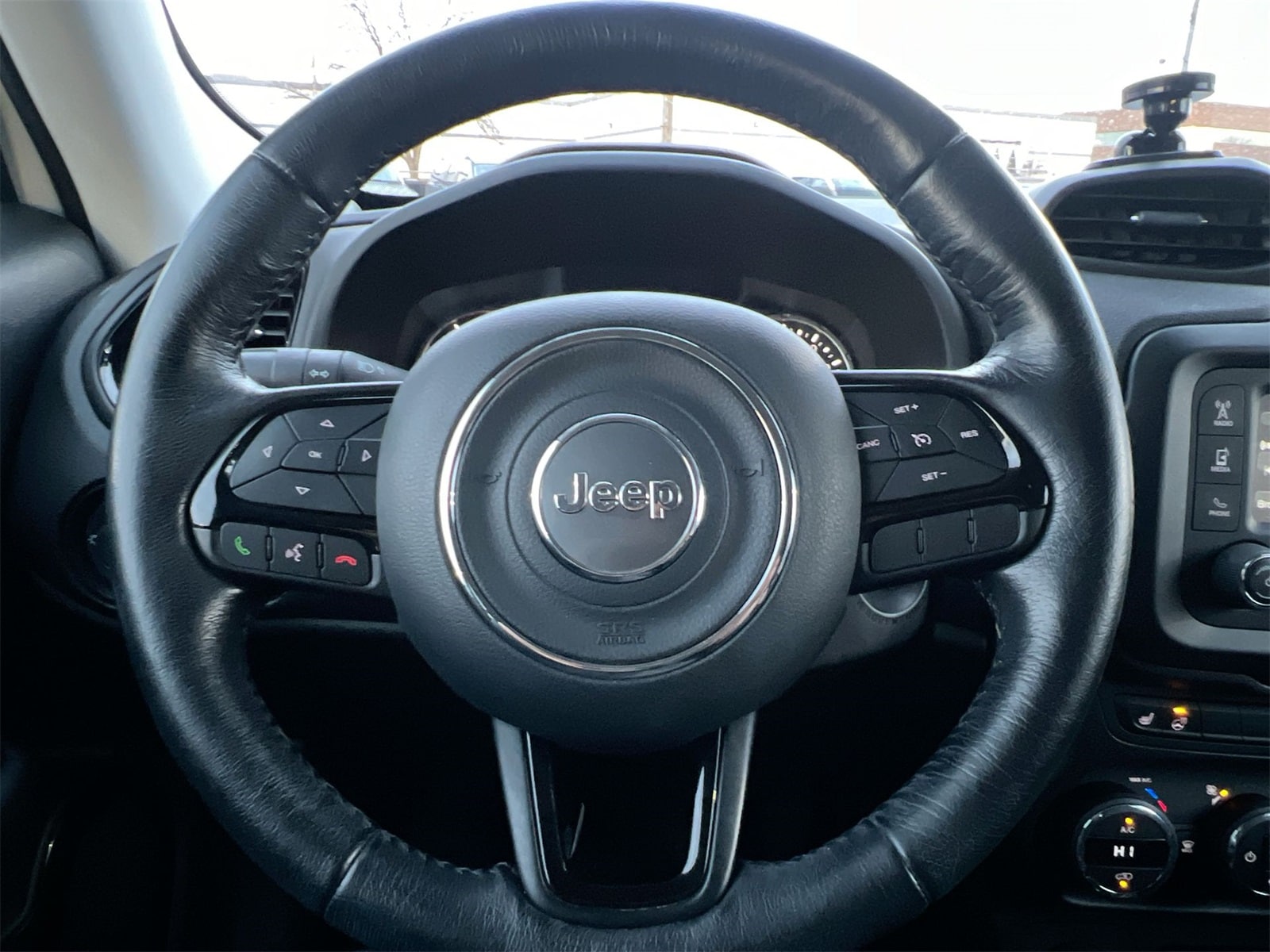 Thumbnail: 2017 Jeep Renegade - 22