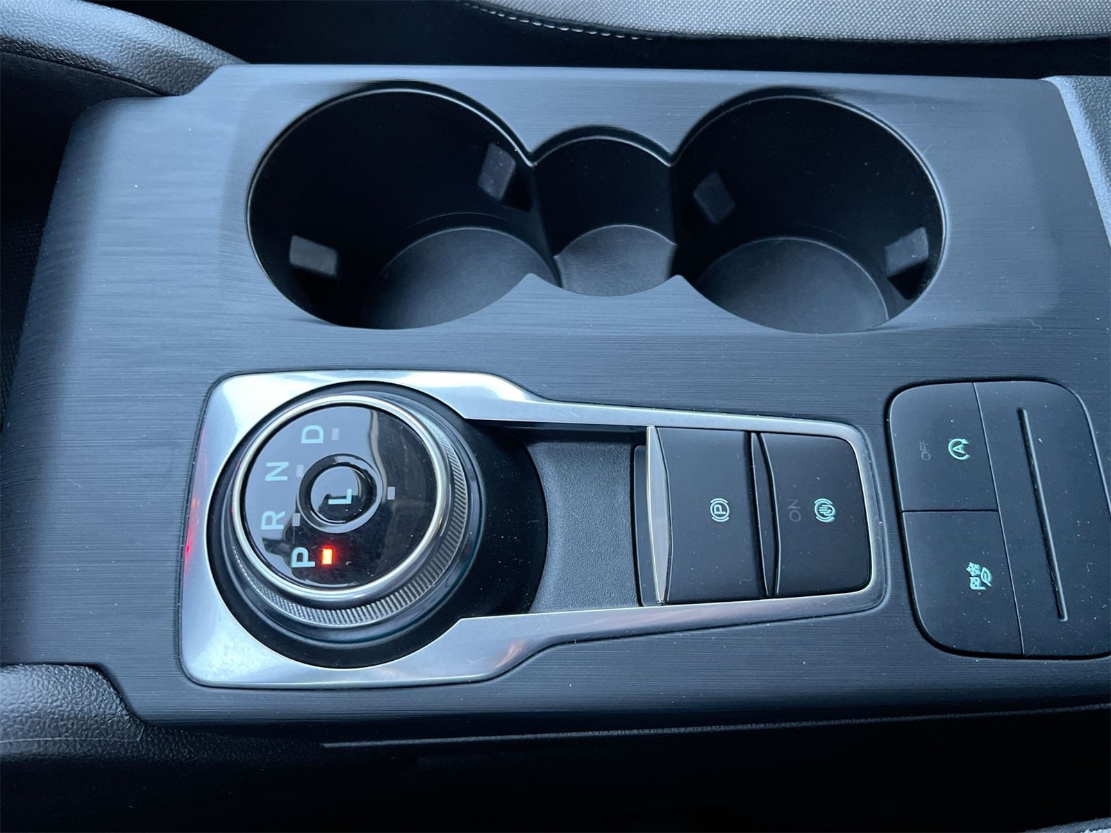 Thumbnail: 2022 Ford Escape - 32