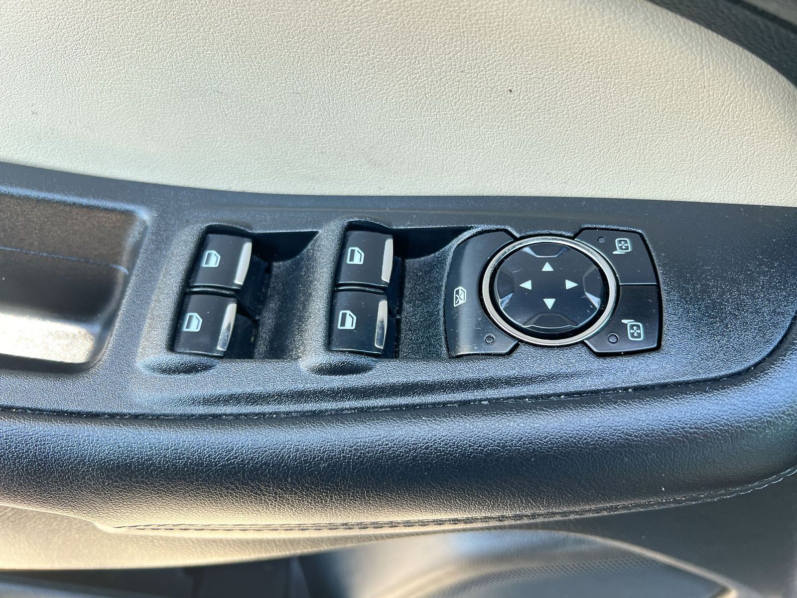 Thumbnail: 2023 Ford Edge - 17