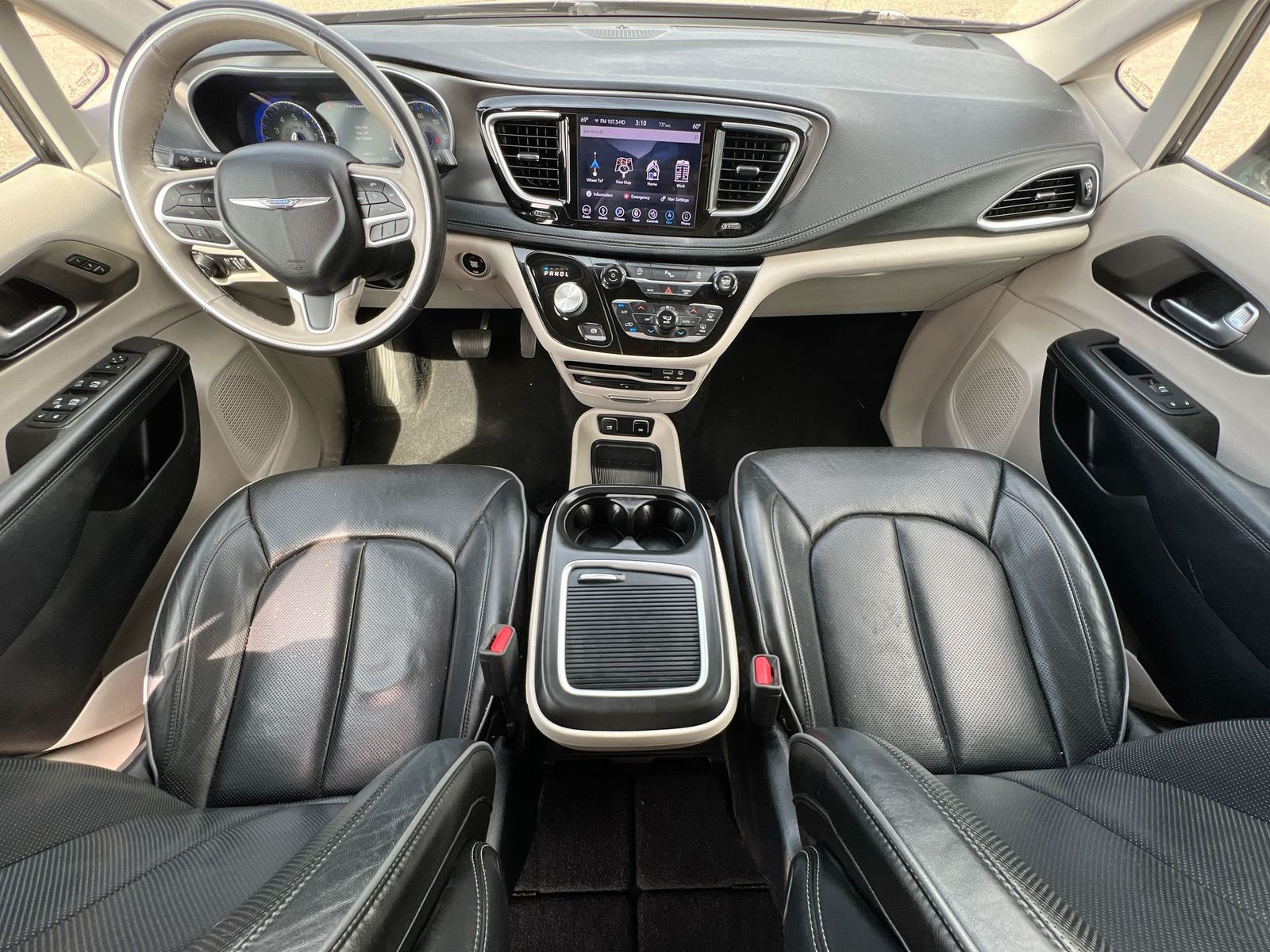 Thumbnail: 2019 Chrysler Pacifica - 15