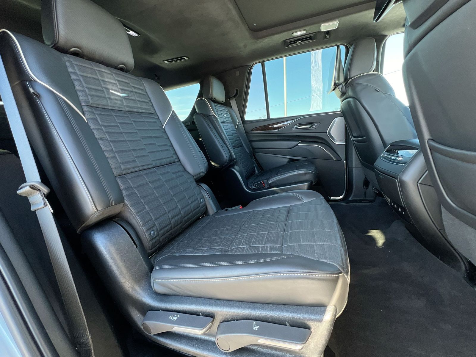 Thumbnail: 2023 Cadillac Escalade - 20