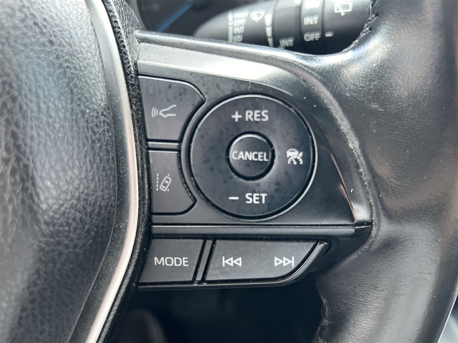 Thumbnail: 2021 Toyota Venza - 25