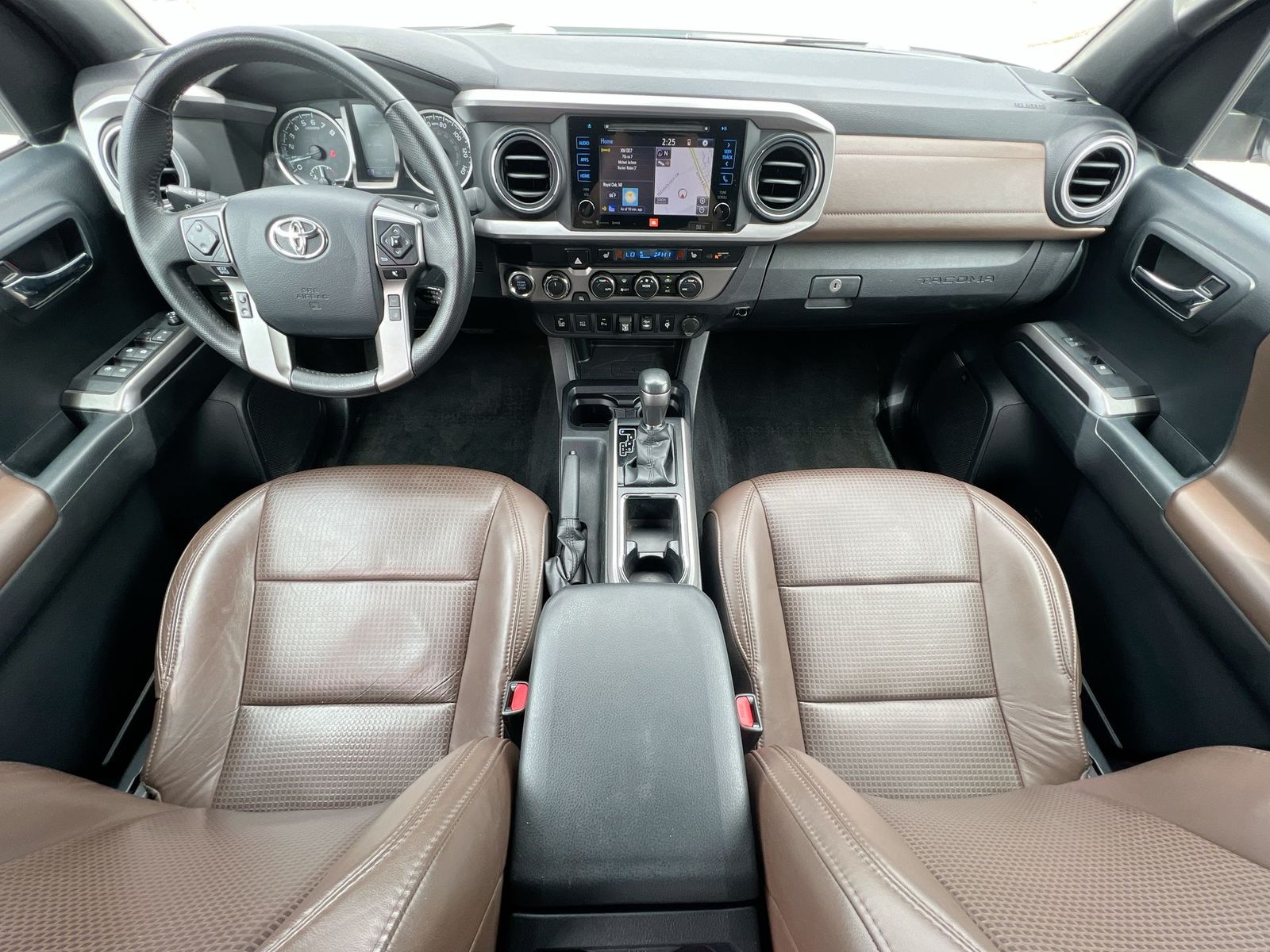 Thumbnail: 2019 Toyota Tacoma - 15