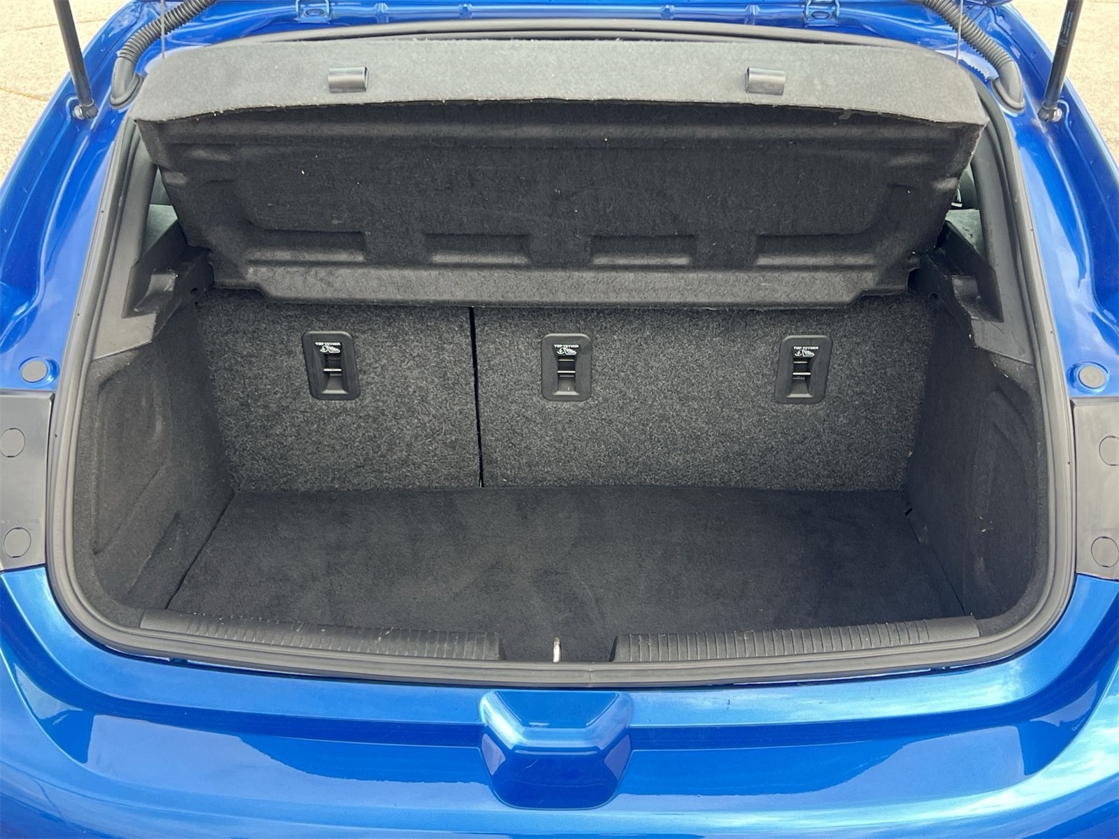 Thumbnail: 2017 Chevrolet Cruze - 35