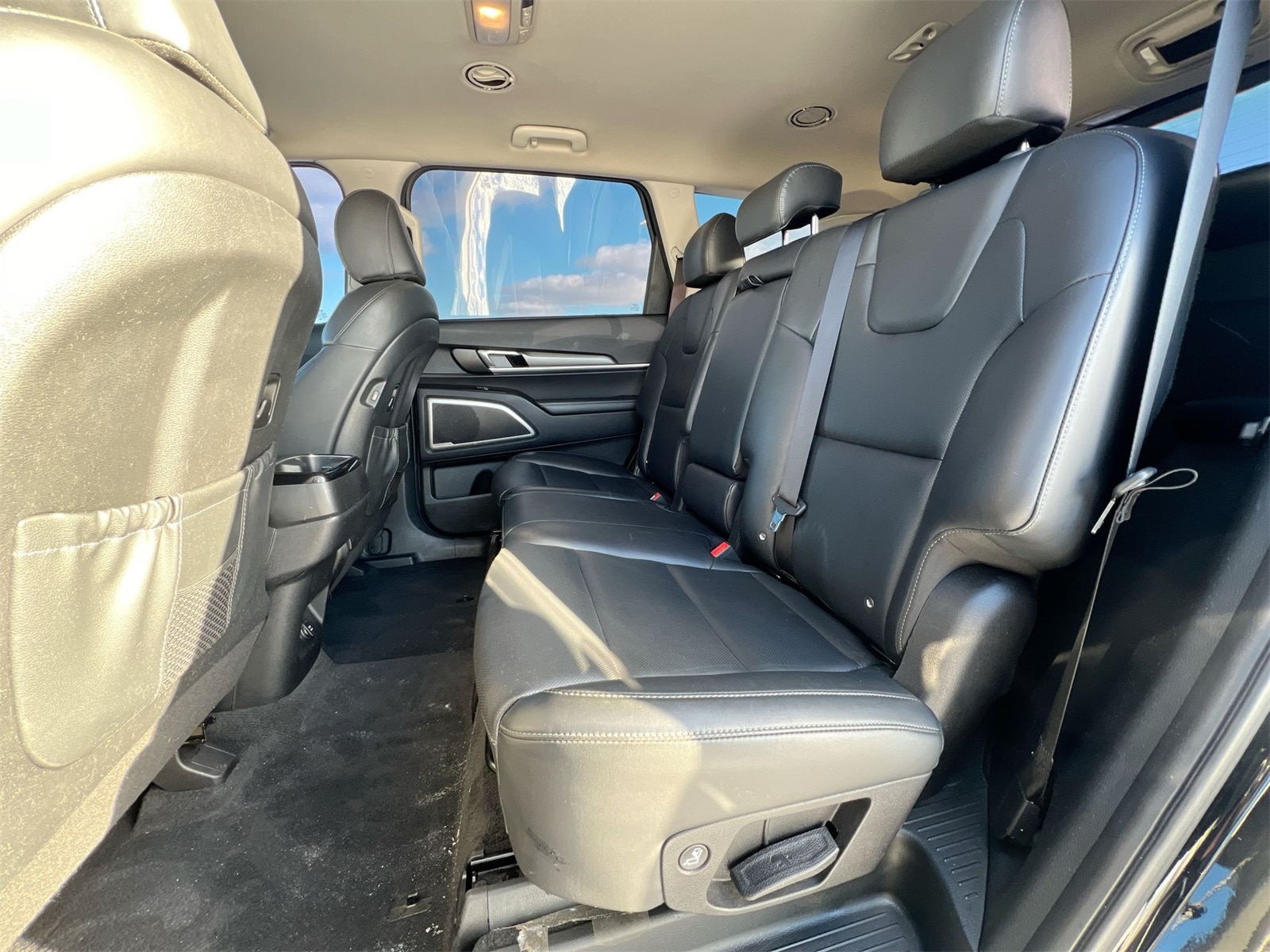 Thumbnail: 2022 Kia Telluride - 19