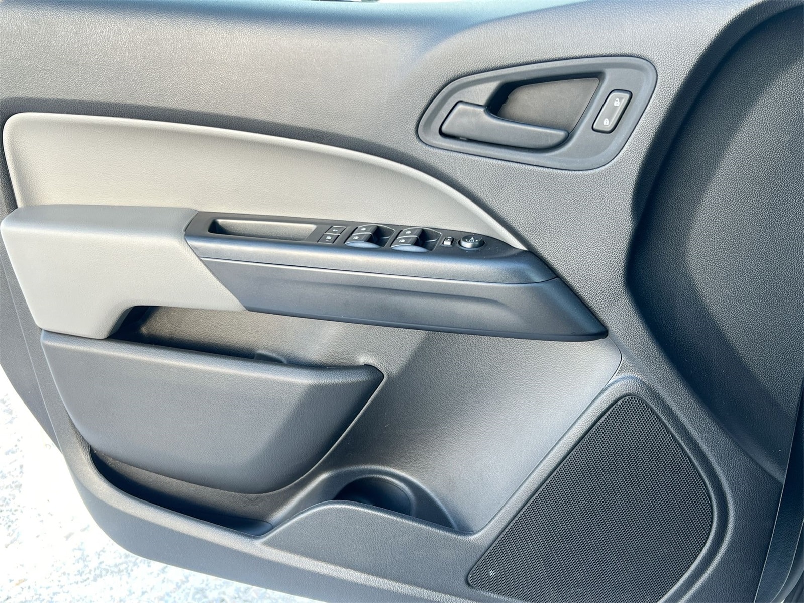 Thumbnail: 2021 Chevrolet Colorado - 28