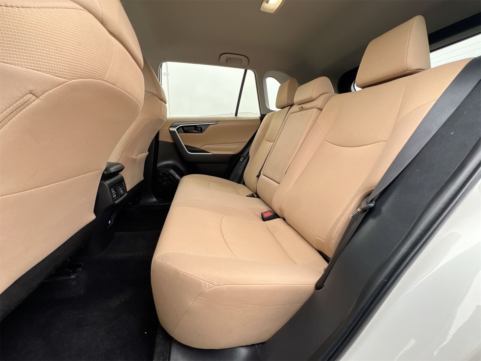 Thumbnail: 2022 Toyota RAV4 - 20