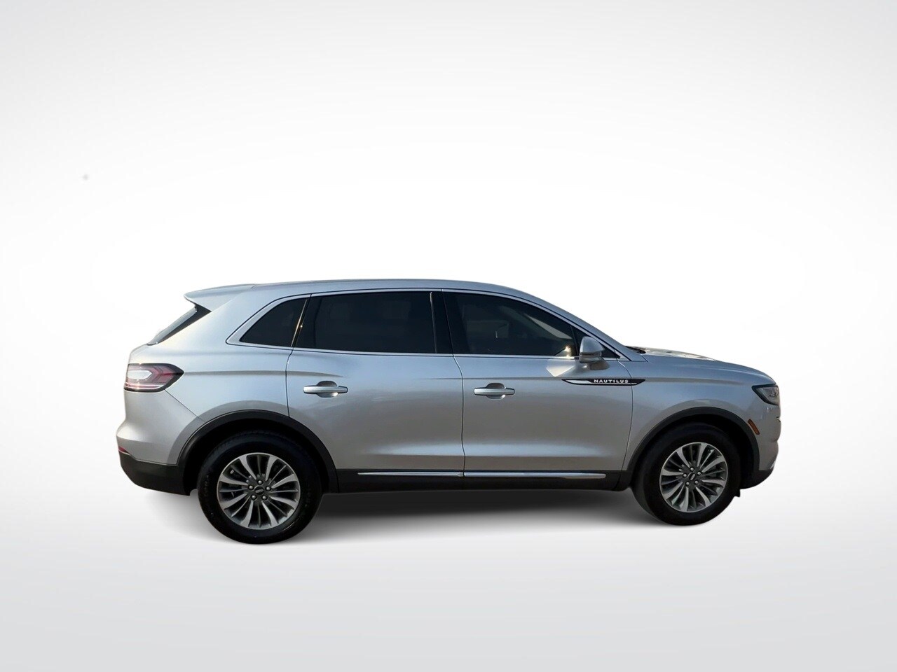 Thumbnail: 2022 Lincoln Nautilus - 9