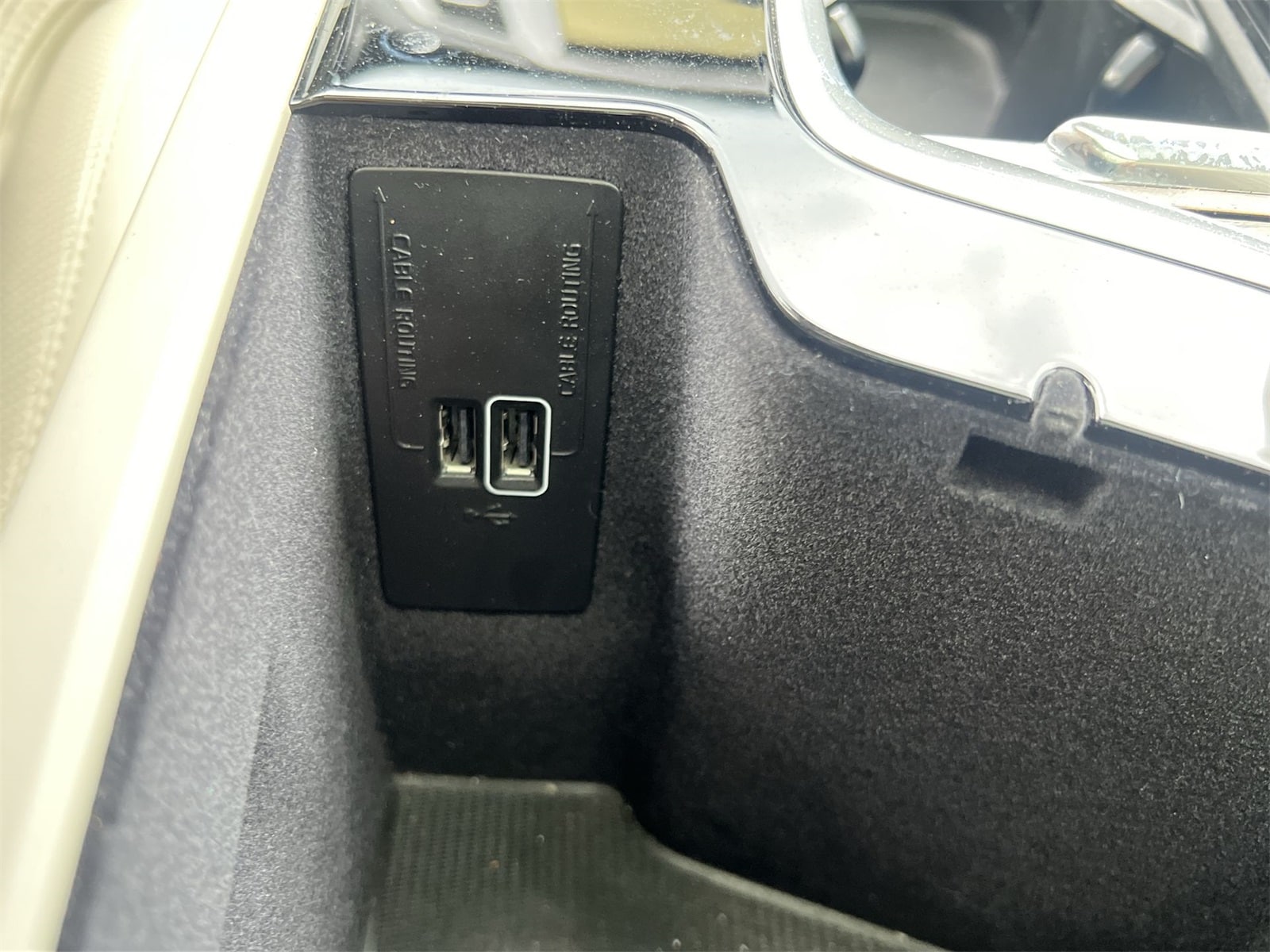 Thumbnail: 2022 Volvo XC90 - 31