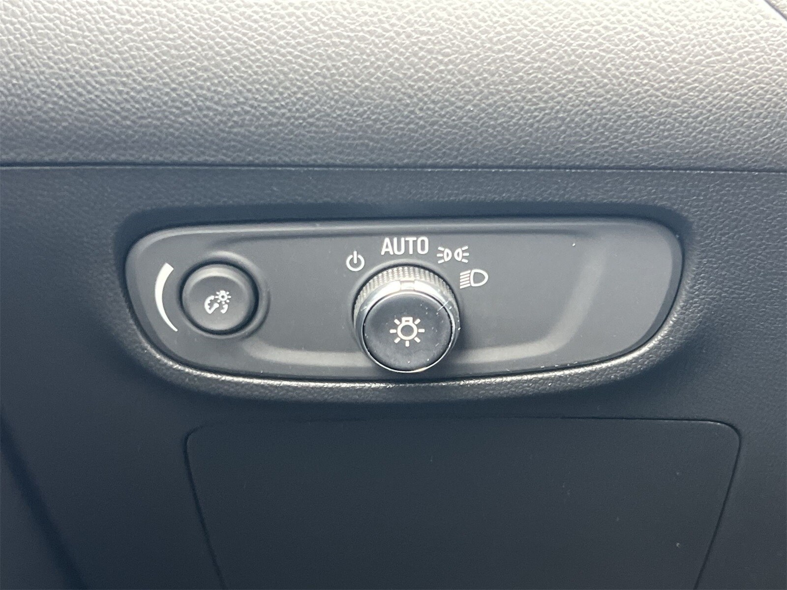 Thumbnail: 2024 Buick Encore GX - 18