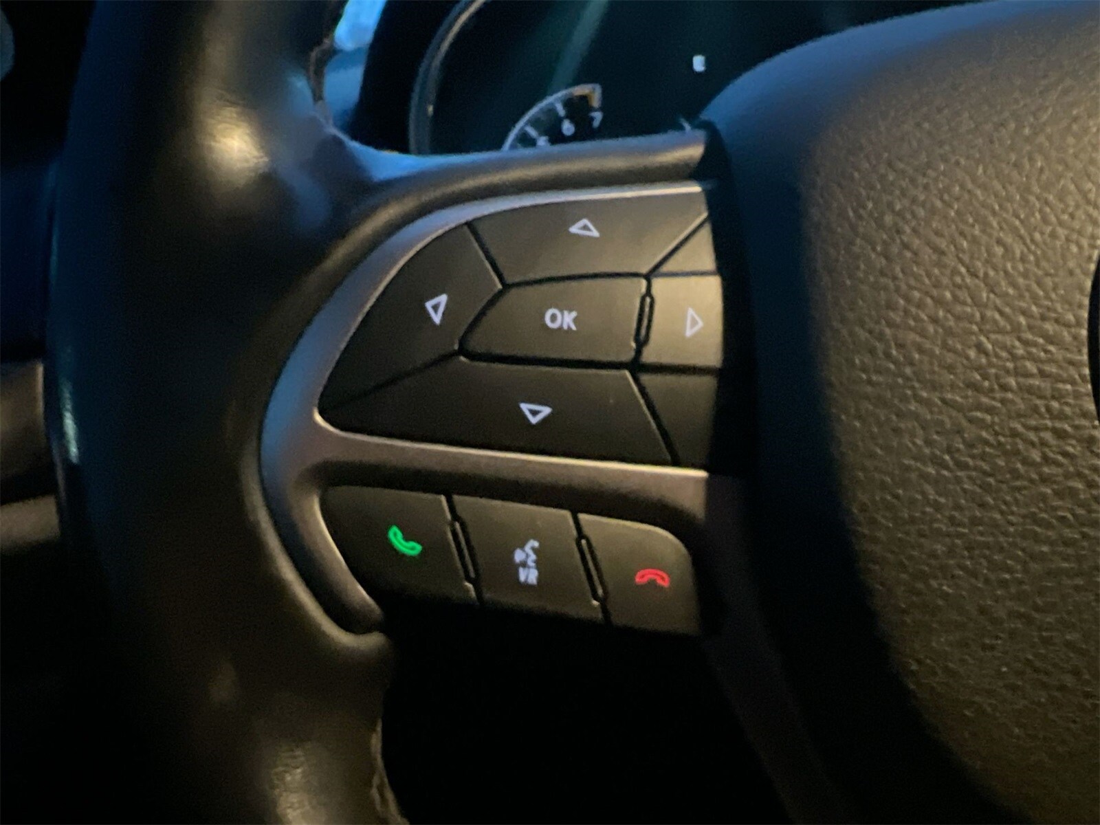 Thumbnail: 2020 Jeep Grand Cherokee - 23