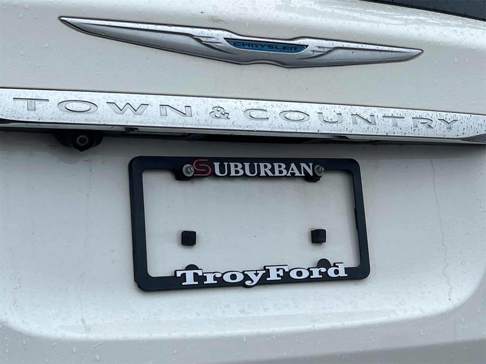 Thumbnail: 2013 Chrysler Town & Country - 12