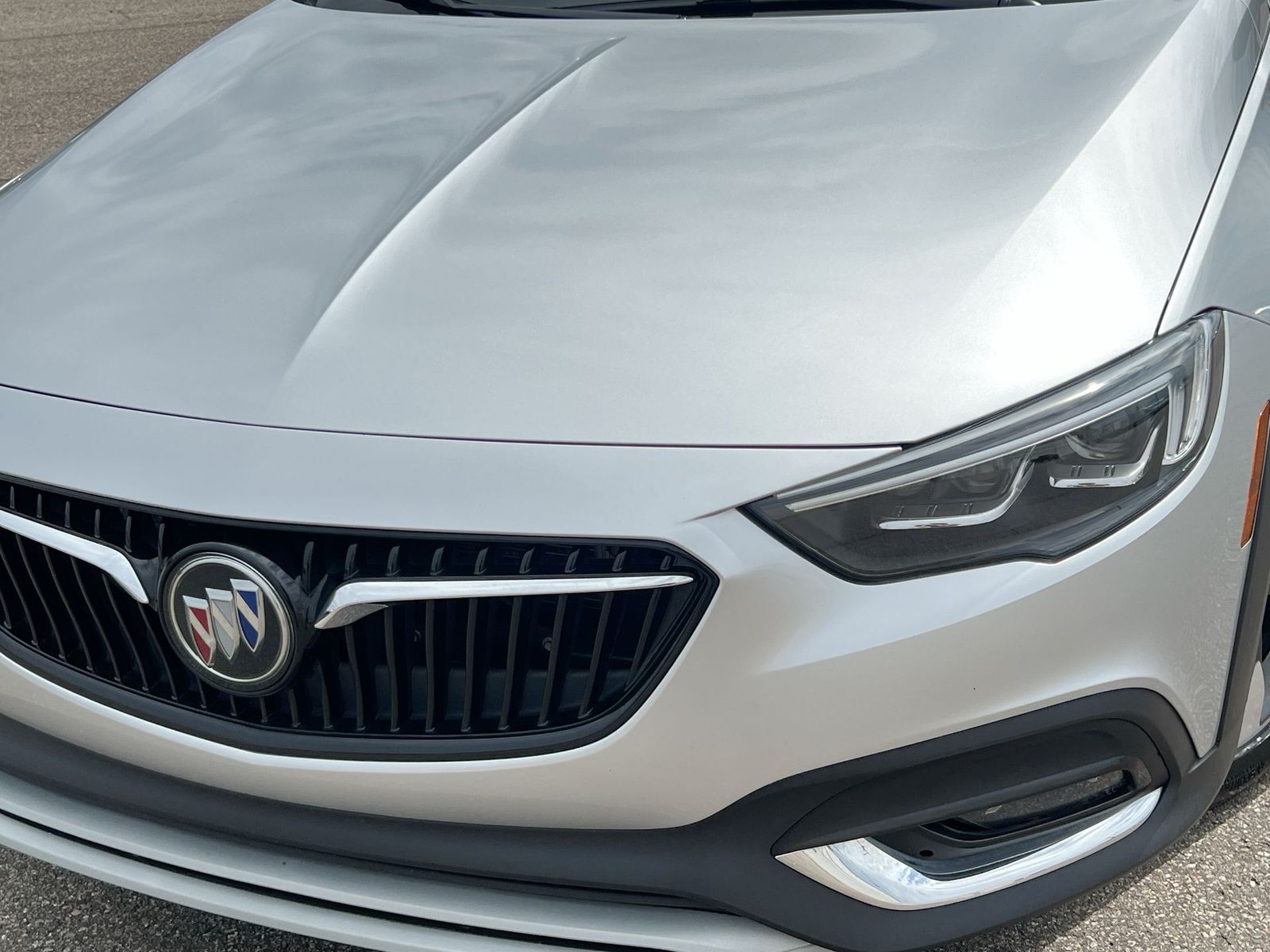 Thumbnail: 2018 Buick Regal - 11