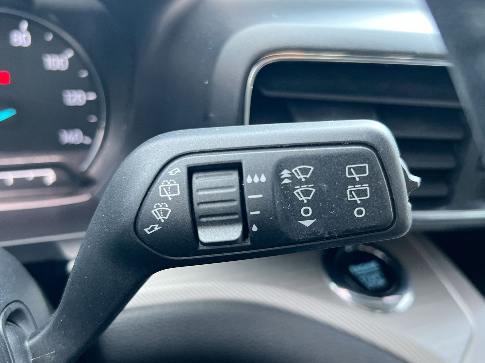 Thumbnail: 2023 Ford Explorer - 25