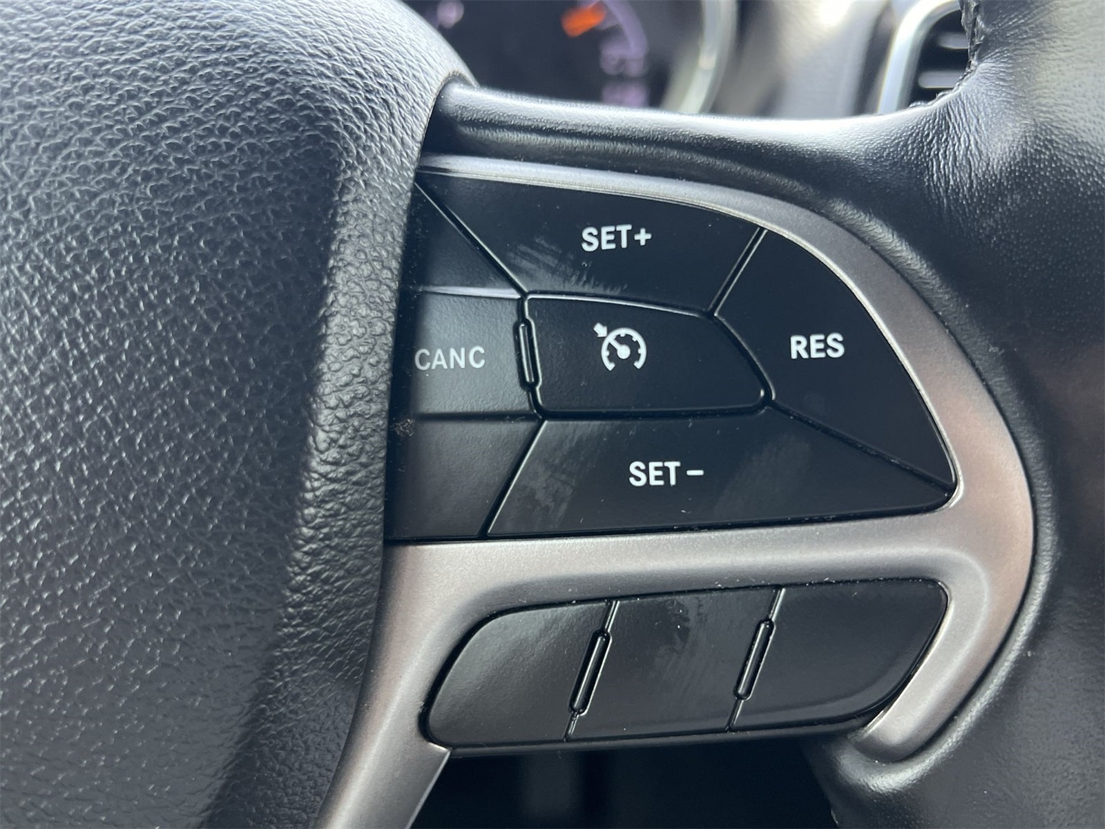 2020 Jeep Grand Cherokee Altitude 27