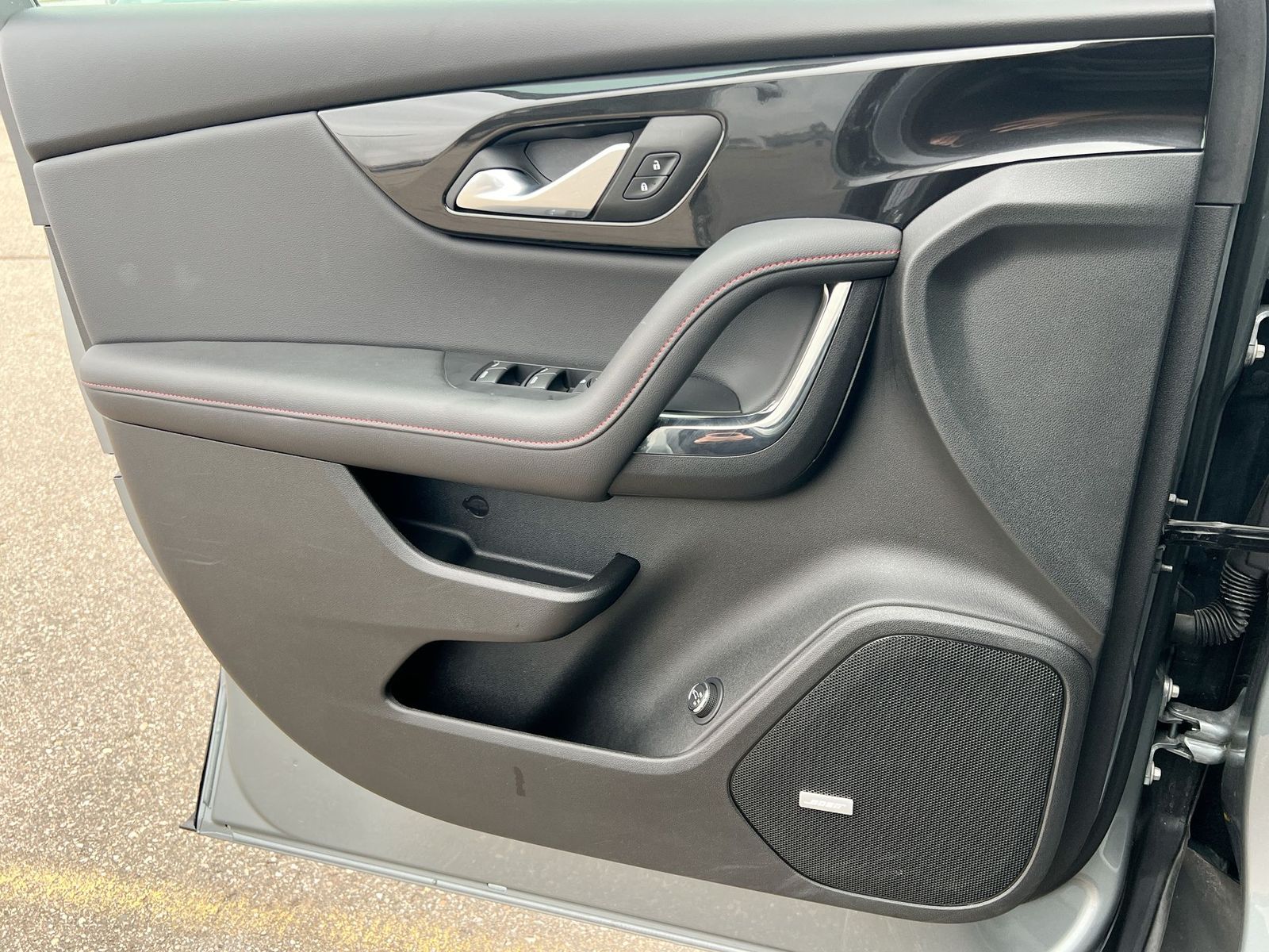 Thumbnail: 2025 Chevrolet Blazer - 30