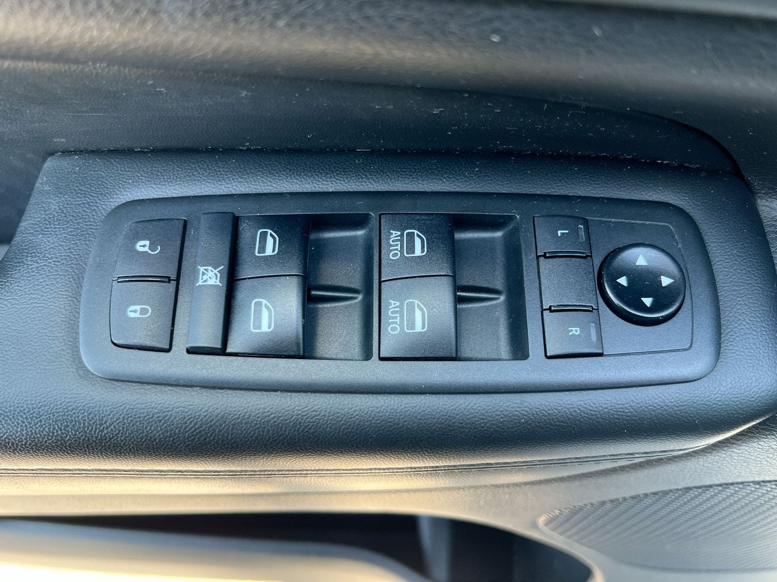 Thumbnail: 2021 Jeep Grand Cherokee - 17