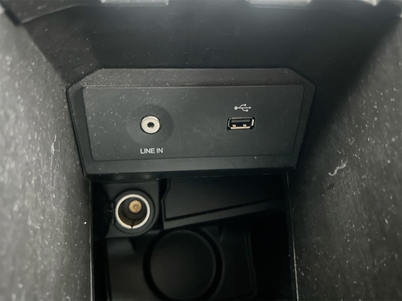 Thumbnail: 2015 Ford Escape - 31