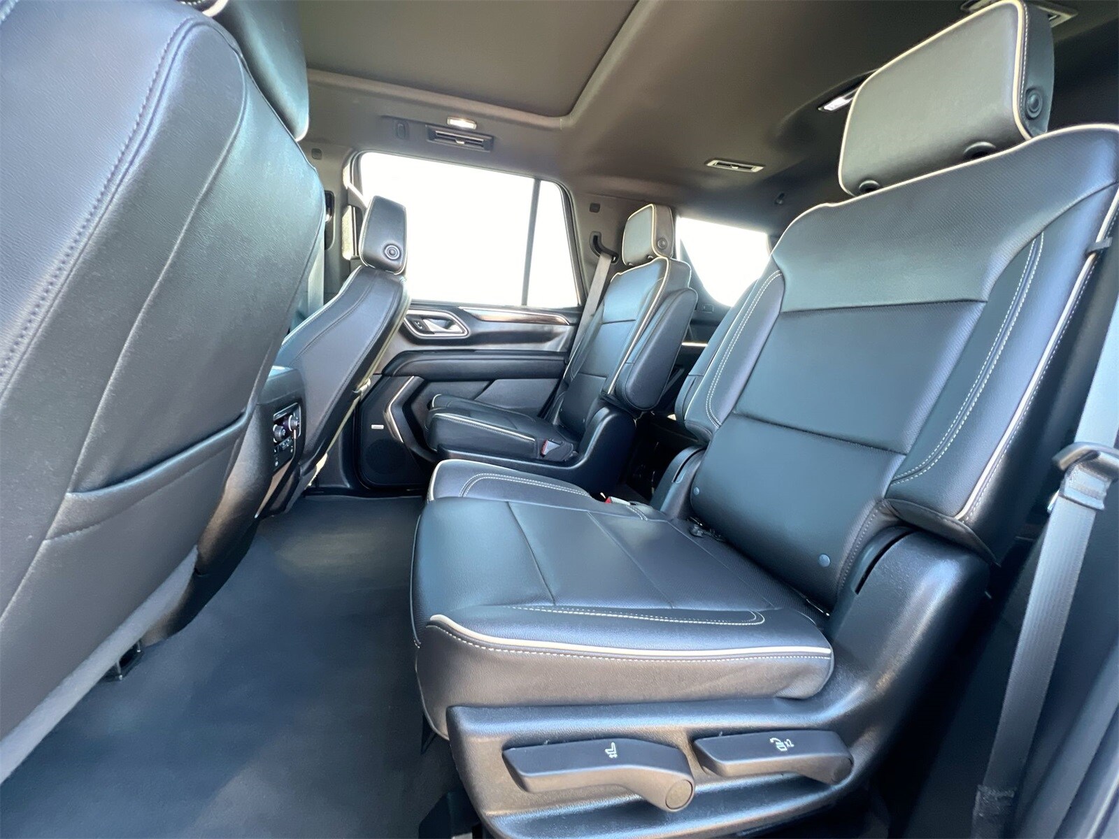Thumbnail: 2023 Chevrolet Tahoe - 20