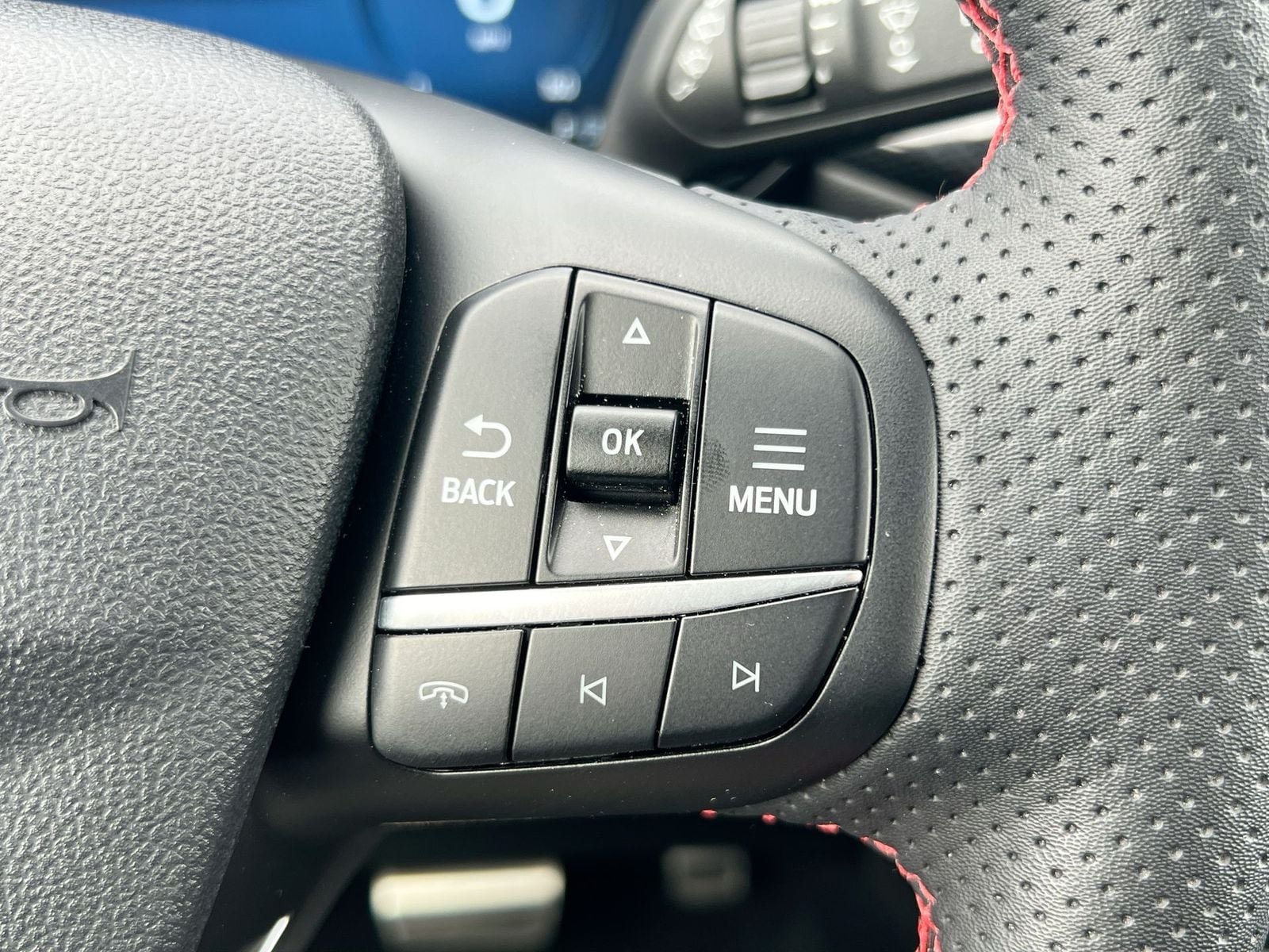 Thumbnail: 2023 Ford Escape - 24